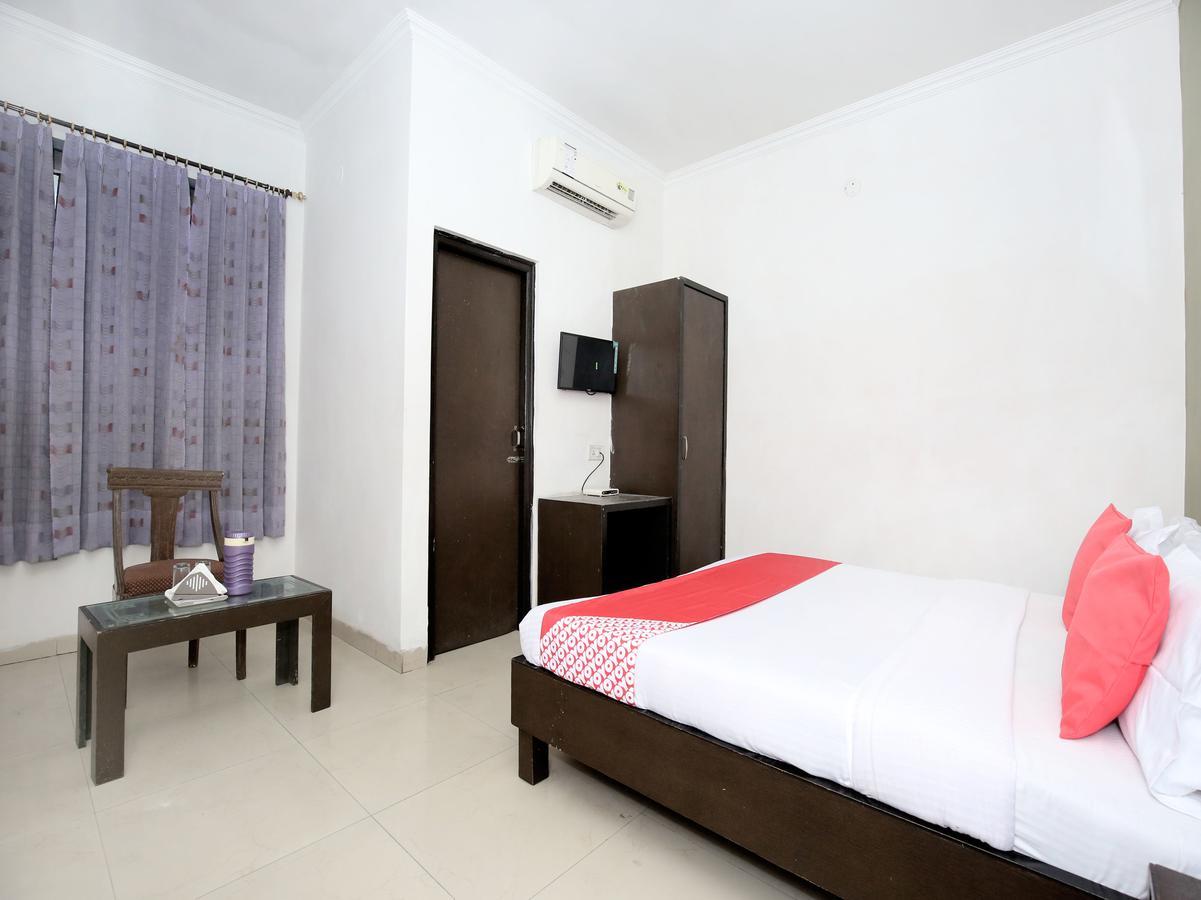 Oyo 12972 Hotel Krishna Castle Amritsar Exterior photo