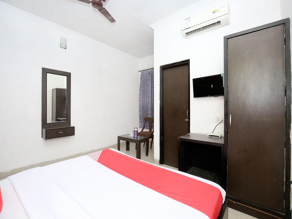 Oyo 12972 Hotel Krishna Castle Amritsar Exterior photo